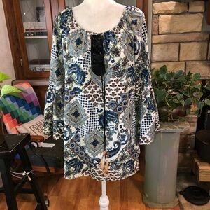 EMMA ROSE SIZE MEDIUM PAISLEY BOHO PATTERN LACE UP CHEST LARGE BELL SLEEVES TOP